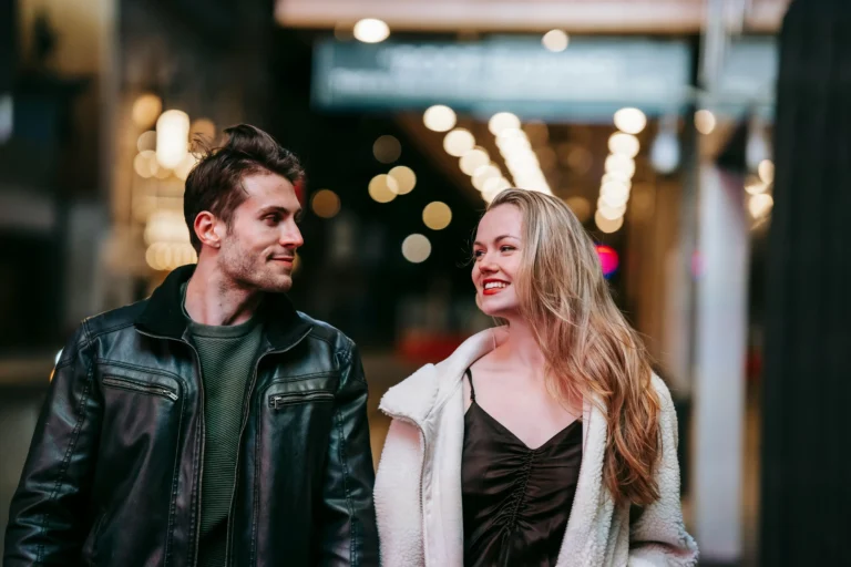 8 Reasons Guys Want to Sleep With You On the First Date